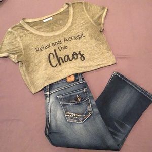 BKE Stella Crop size 26 and Maurice’s medium tee